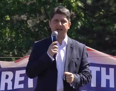 Titus Corlatean Protest Aprilie 16 Bucuresti