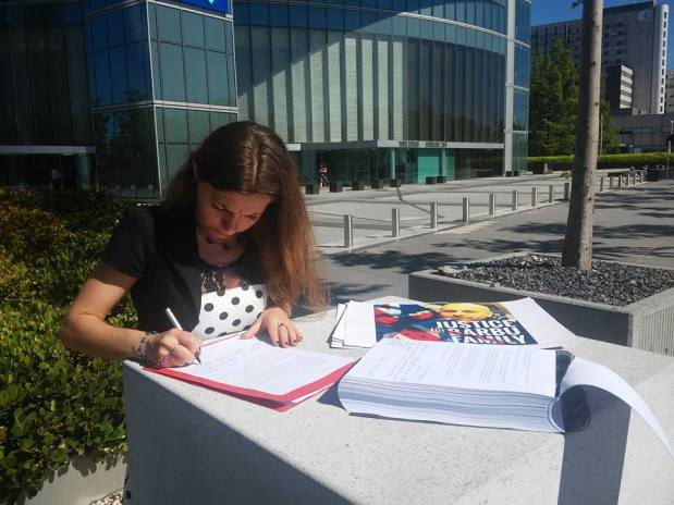 AGNUS DEI – Cazul FLORIN BARBU – Petiția CITIZENGO, cu 20.000 Semnatari, Înmânată Guvernului&nbsp;Britanic