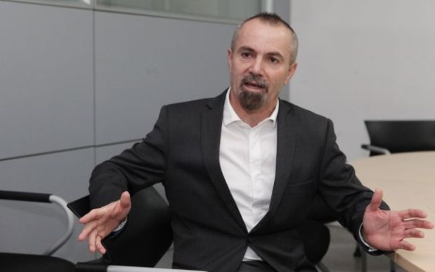 PĂRINȚI DIN TOATE ȚĂRILE, UNIȚI-VĂ! de George&nbsp;Alexander