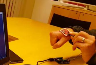 Se lucreaza la un microcip sofisticat, implantat sub ipiele, care sa se poata folosi la plata de oricine.